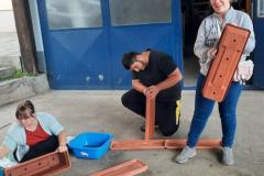 Sajenje rož v gasilskem domu